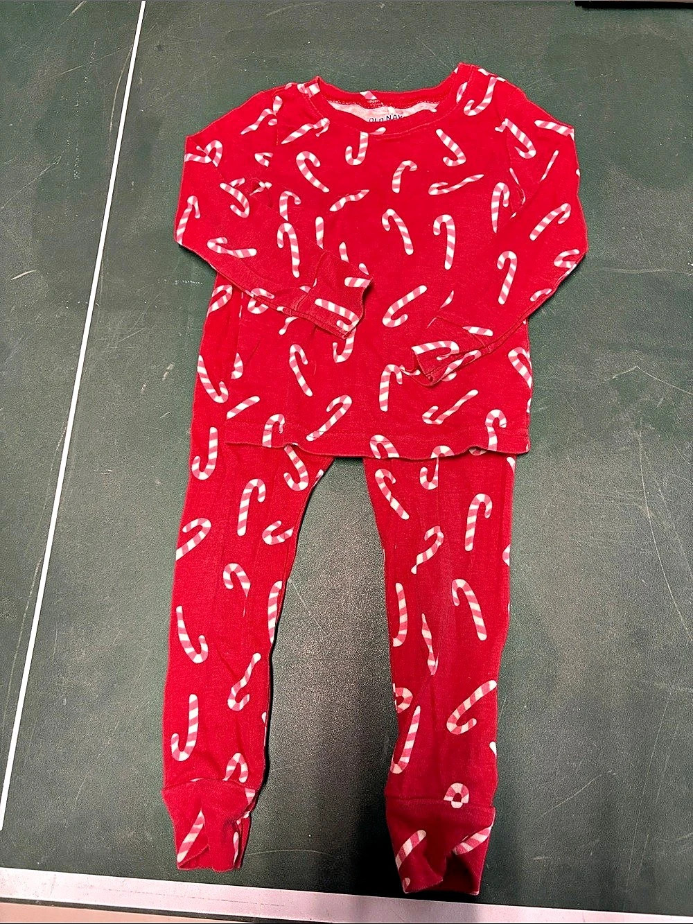 Old Navy Unisex Holiday Graphic Pajama Set for Toddler & Baby Holiday Pajama Set